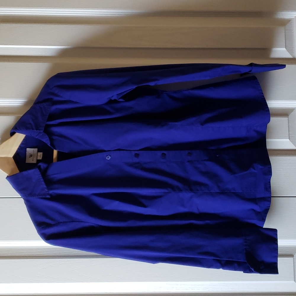 EUC Worthington Button Down Shirt (Size 6)